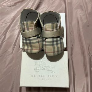 Burberry kids shoes